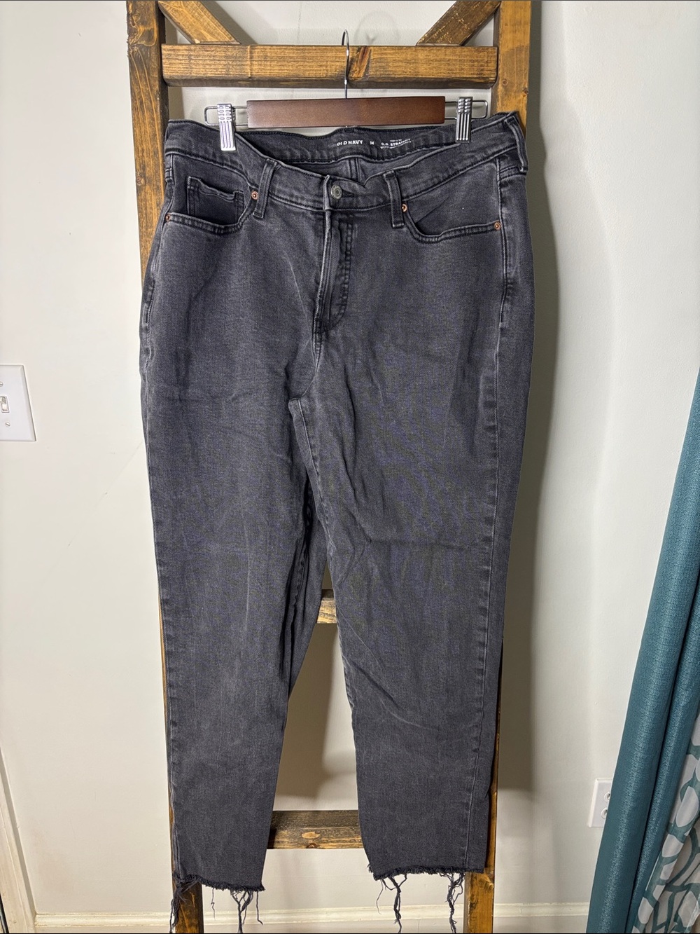 Old Navy Black Cropped High-Rise OG Straight Jeans Size 14